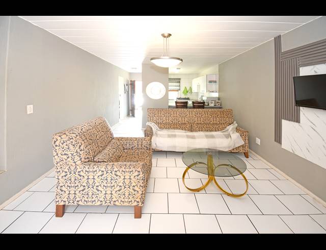 2 BEDROOM APARTMENT FOR SALE IN KEW